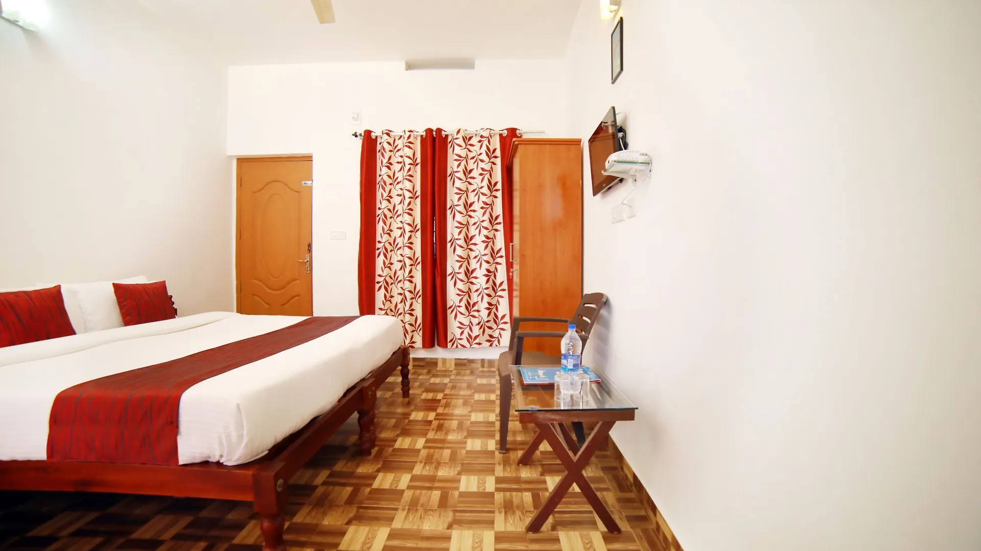 Oyo 6870 Pallivasal Munnar Indien
