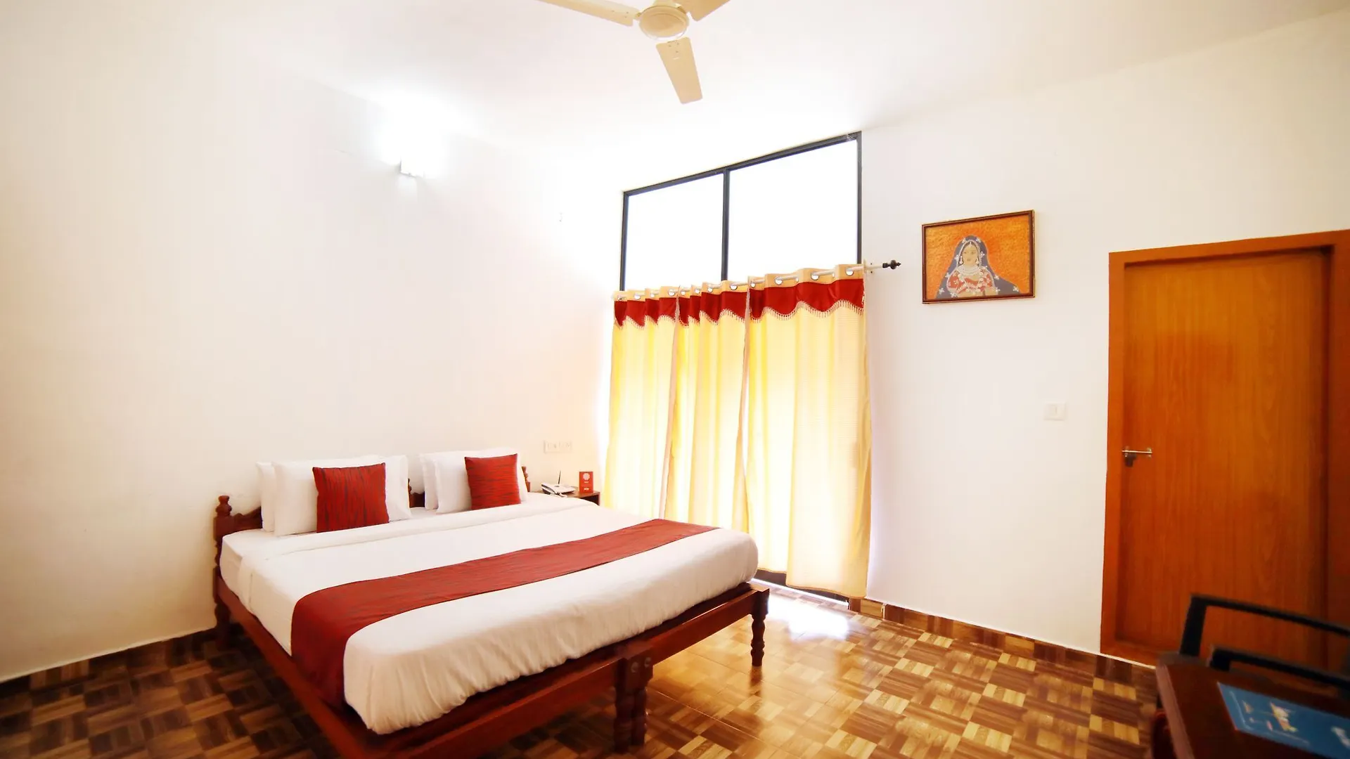 Oyo 6870 Pallivasal Munnar